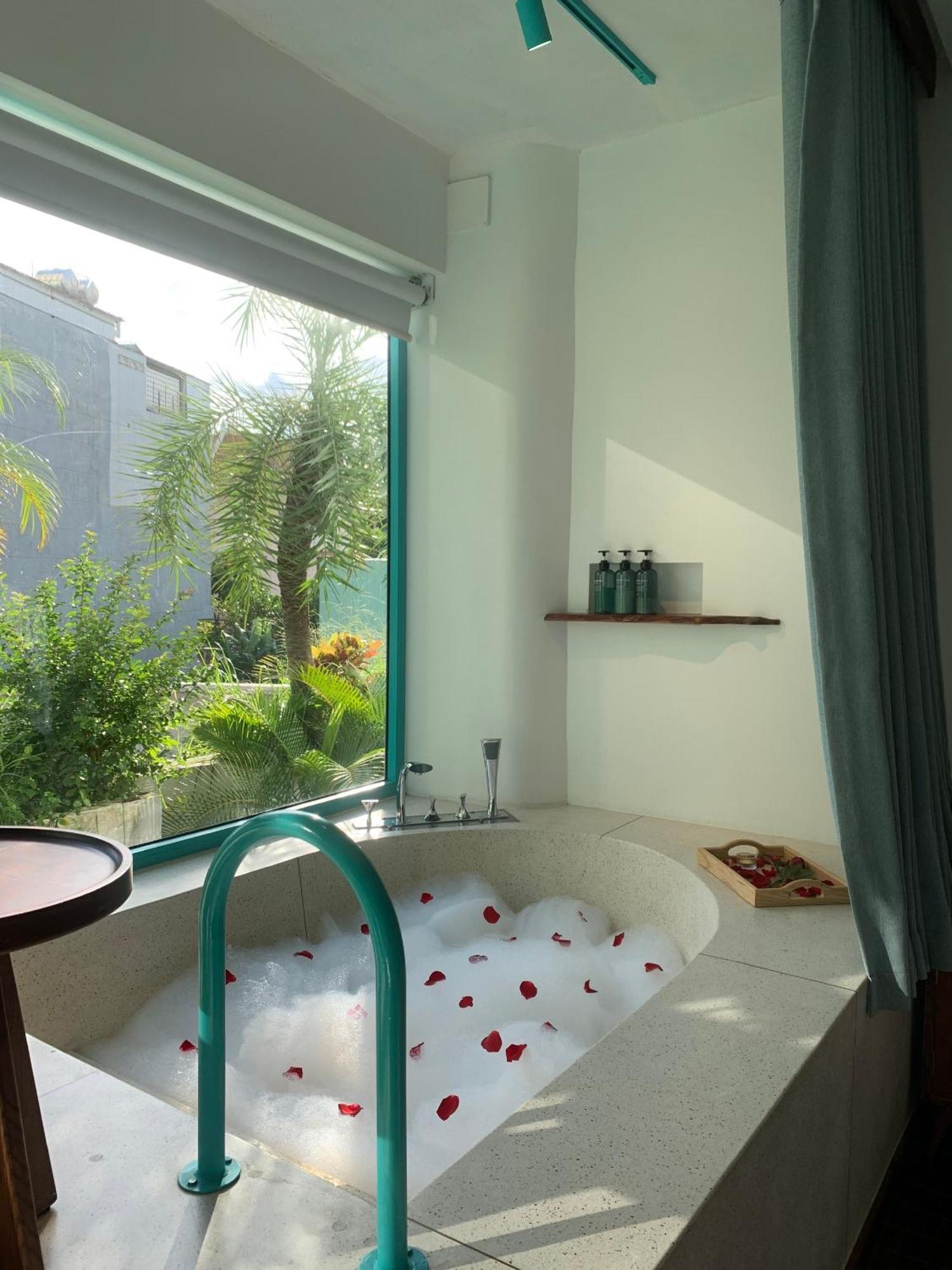 Hotel Le Bouton Дананг Экстерьер фото